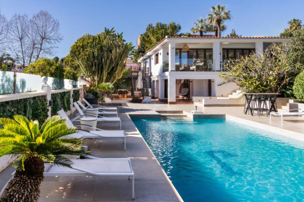 Beautiful six bedroom, south facing villa located in the prestigious Nueva Andalucia region of Marbella, offering the perfect blend of tranquillity and convenience.